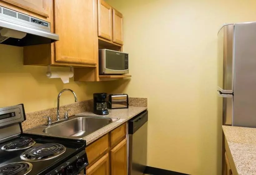 ホテル Pine Bush Suites Albany University