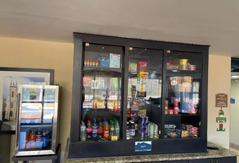 هتل Suburban Studios Columbia Northwest