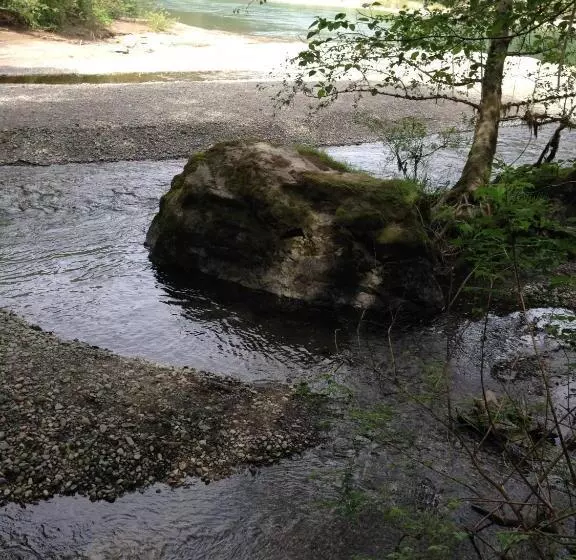 ホテル Redwood Inn