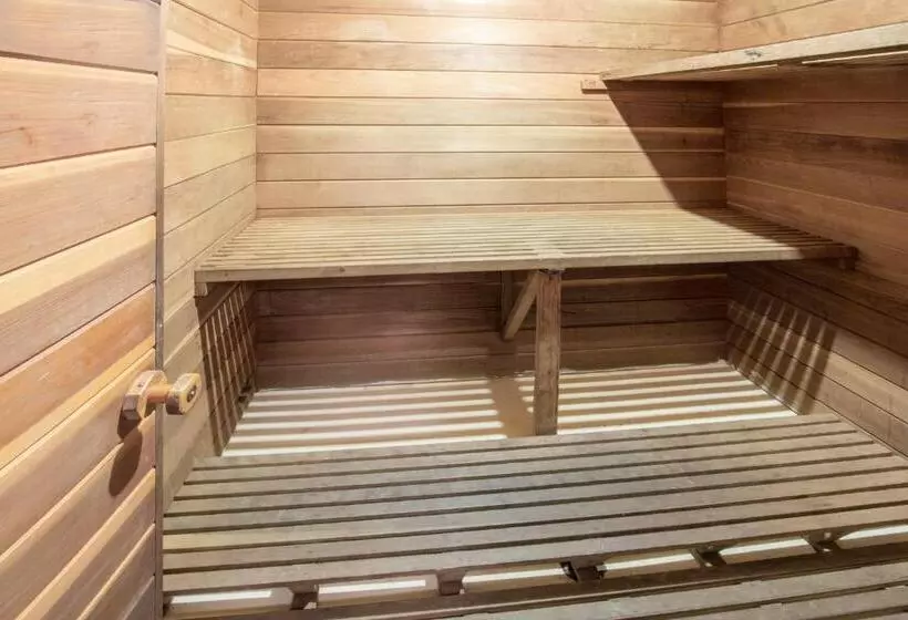 ホテル Redwood Inn