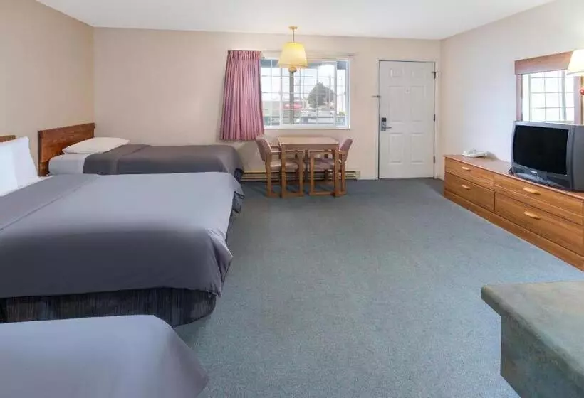 ホテル Redwood Inn