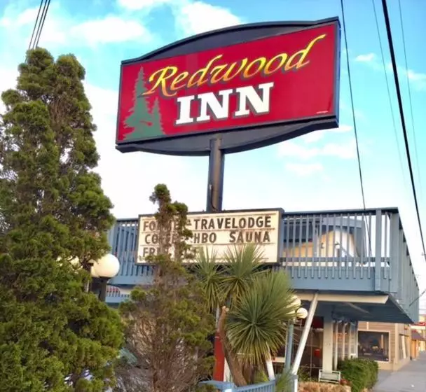 ホテル Redwood Inn