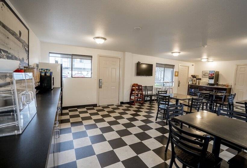 هتل The Grove West Seattle Inn