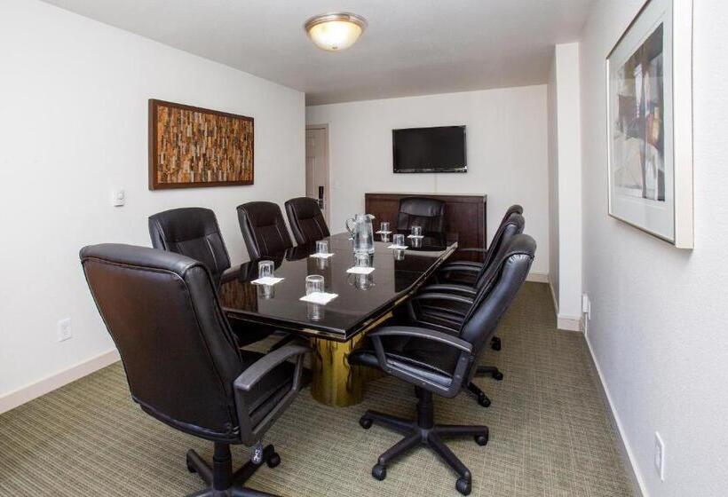 هتل The Grove West Seattle Inn