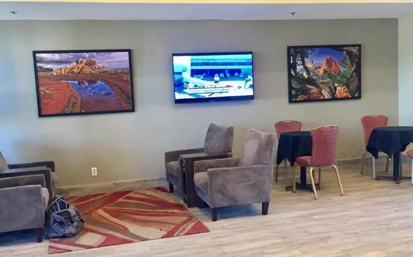 בית מלון כפרי Travelers Inn Phoenix