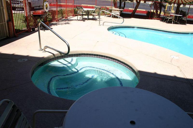 فندق Travelers Inn Phoenix