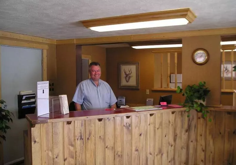 هتل Travelers Lodge