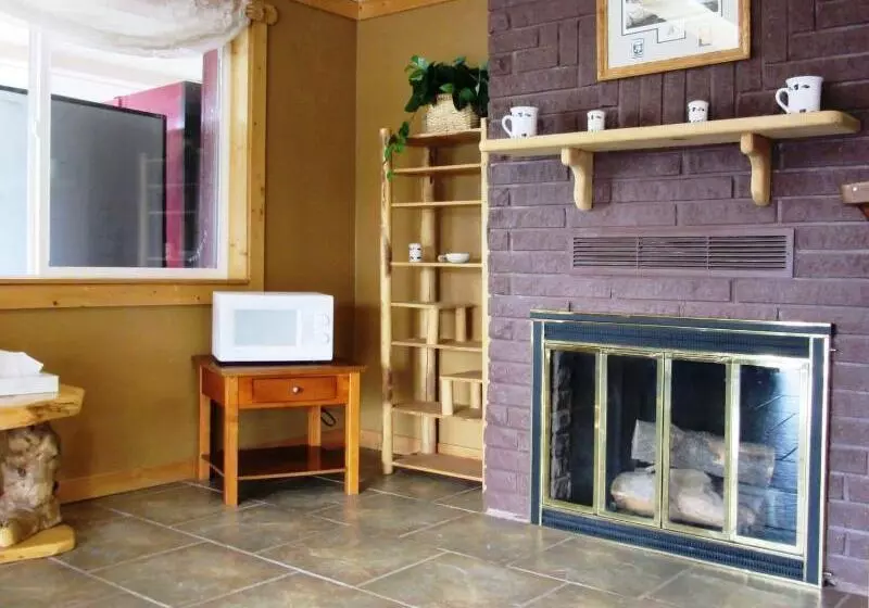 هتل Travelers Lodge