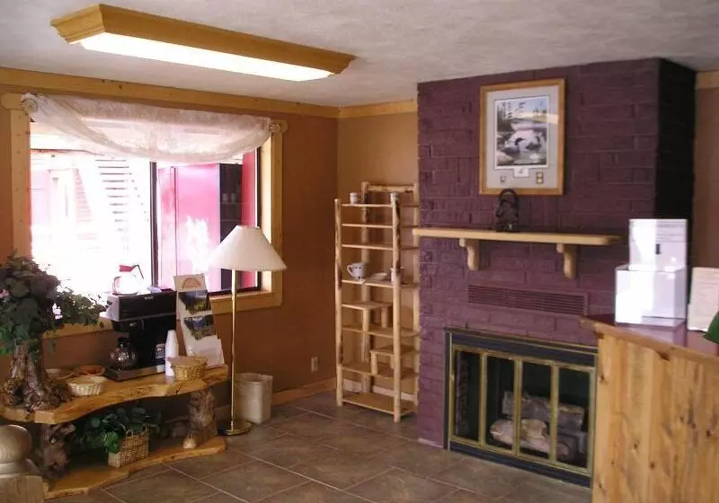 هتل Travelers Lodge