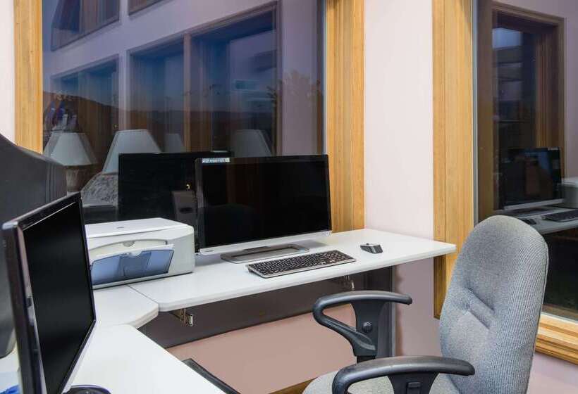 فندق Travelodge By Wyndham Lake George Ny