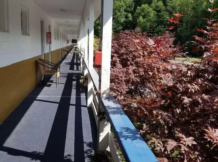 호텔 Travelodge By Wyndham Lake George Ny