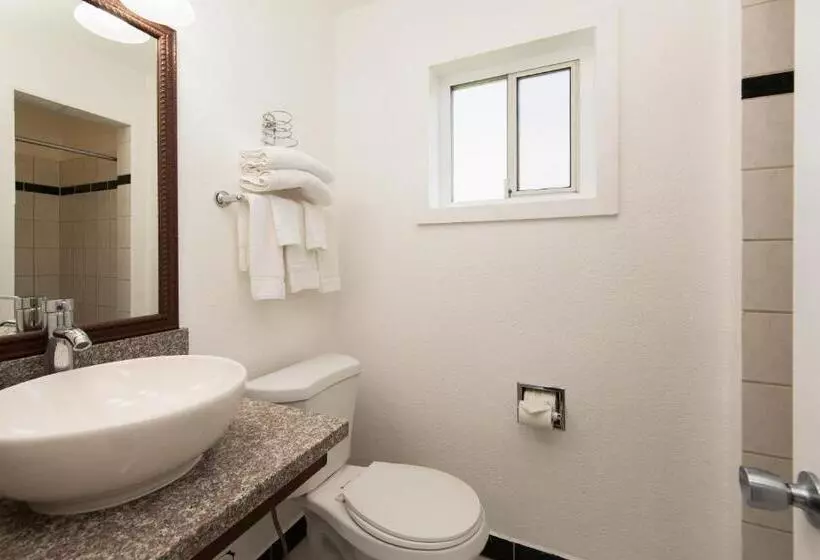 호텔 Travelodge By Wyndham Merced Yosemite