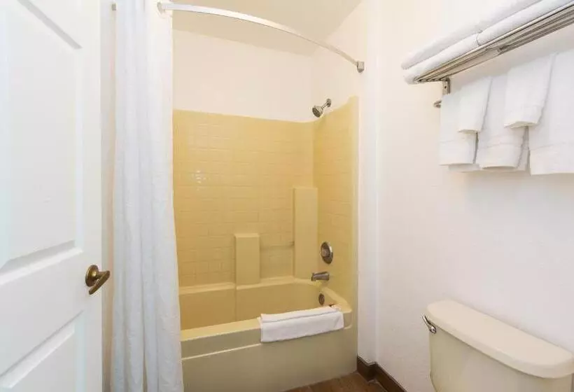 호텔 Travelodge By Wyndham Merced Yosemite