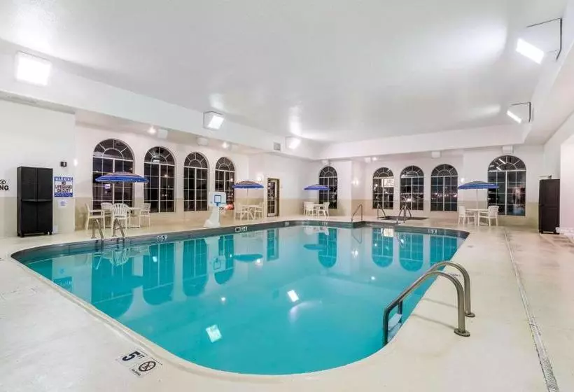 酒店 Travelodge & Suites By Wyndham Fargo/moorhead