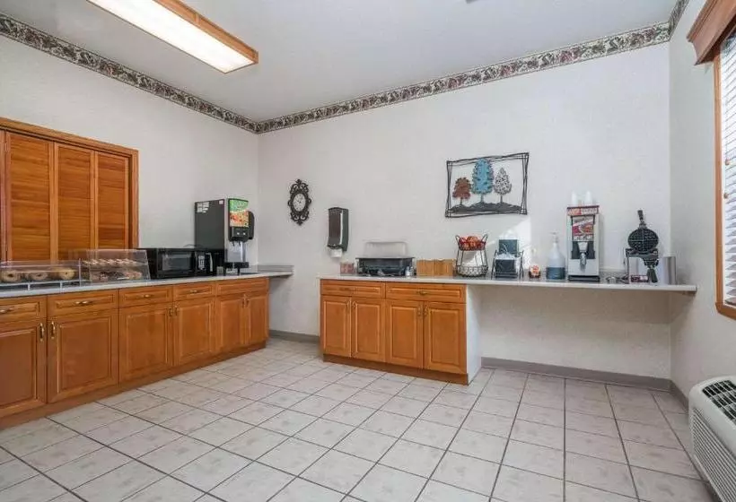 酒店 Travelodge & Suites By Wyndham Fargo/moorhead