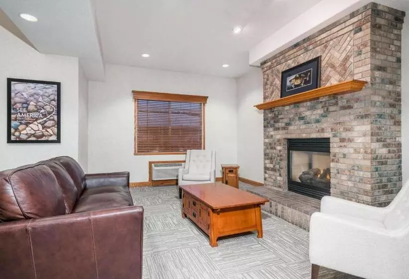 酒店 Travelodge & Suites By Wyndham Fargo/moorhead