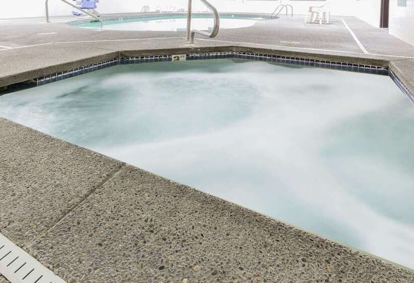 فندق Travelodge By Wyndham, Newberg