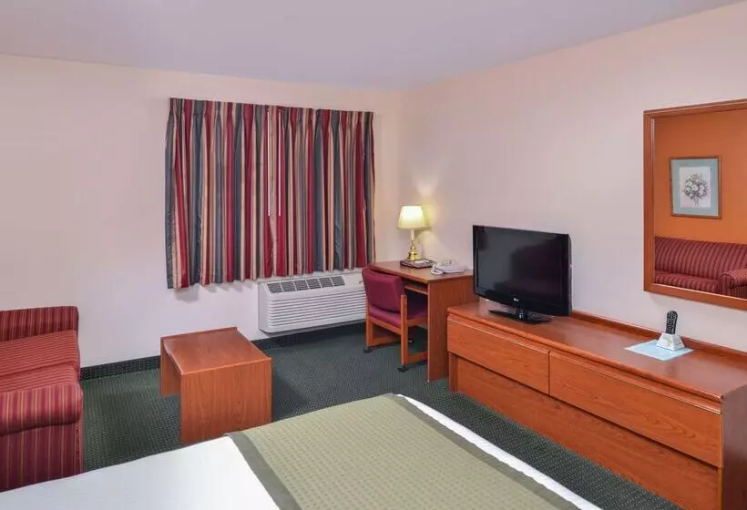 Отель Travelodge By Wyndham, Newberg