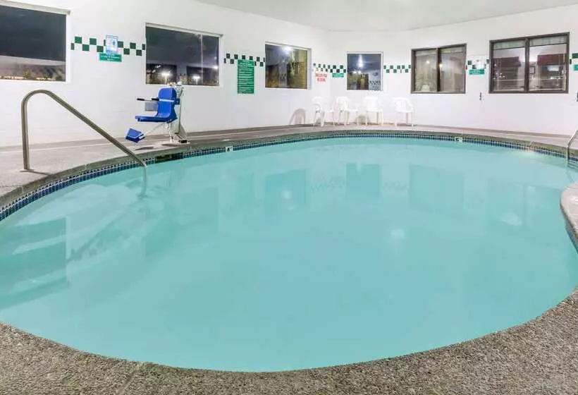 Отель Travelodge By Wyndham, Newberg