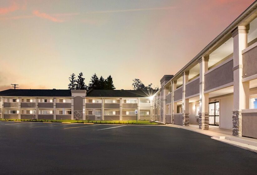 Motel Clarion Pointe East Lansing University Area