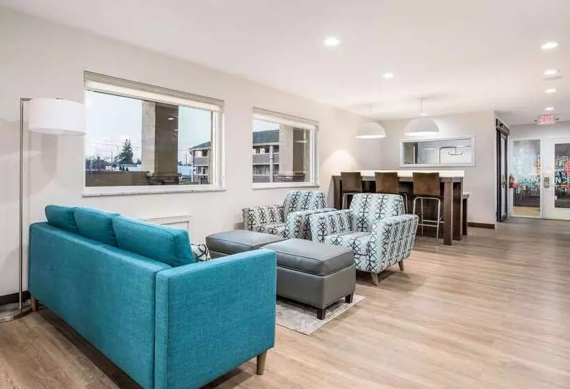 モーテル Clarion Pointe East Lansing University Area