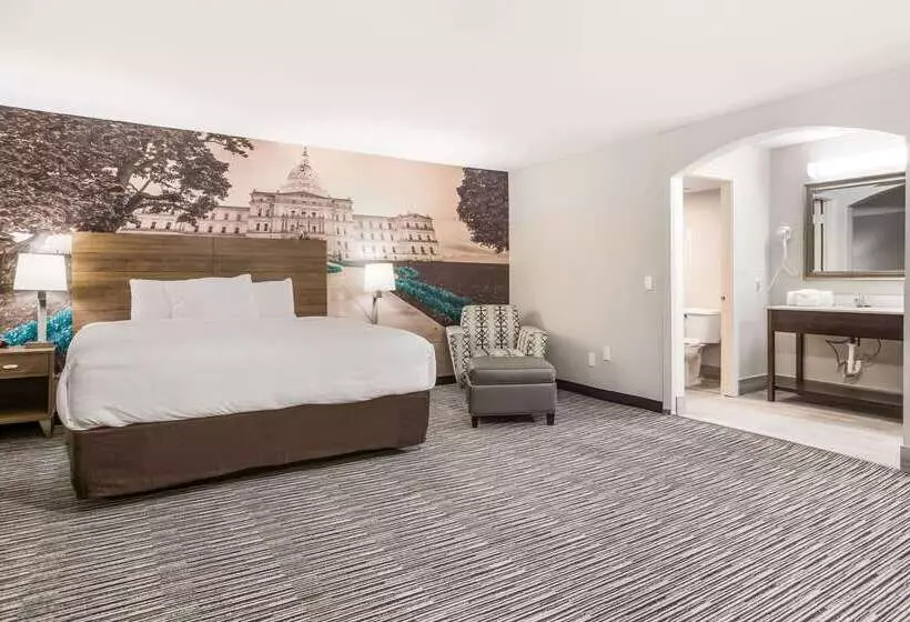 モーテル Clarion Pointe East Lansing University Area