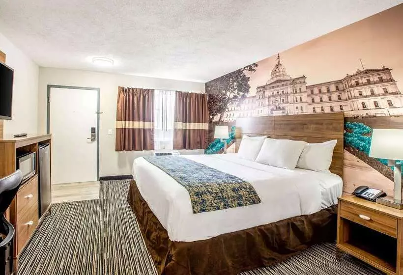 モーテル Clarion Pointe East Lansing University Area