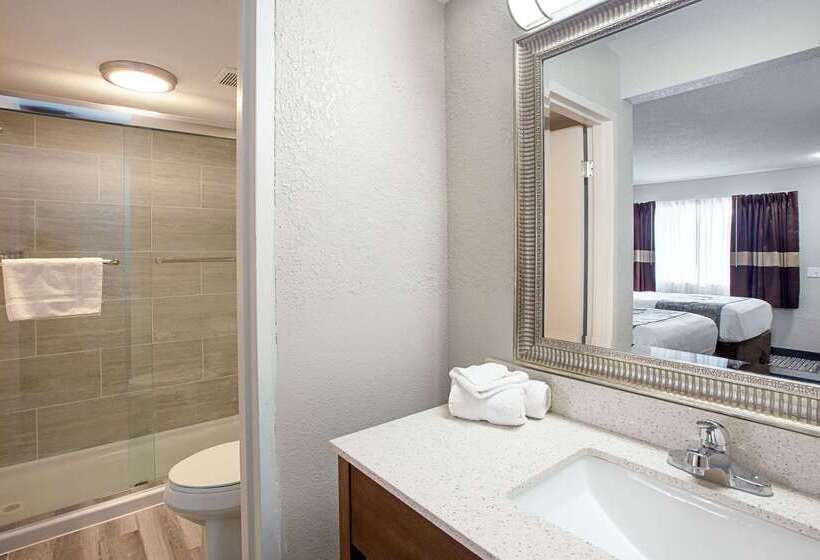 Motel Clarion Pointe East Lansing University Area