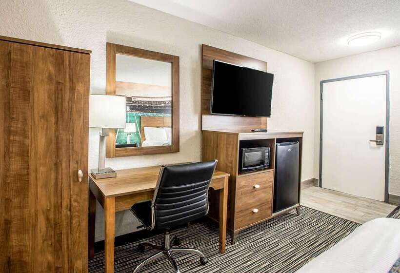 Motel Clarion Pointe East Lansing University Area