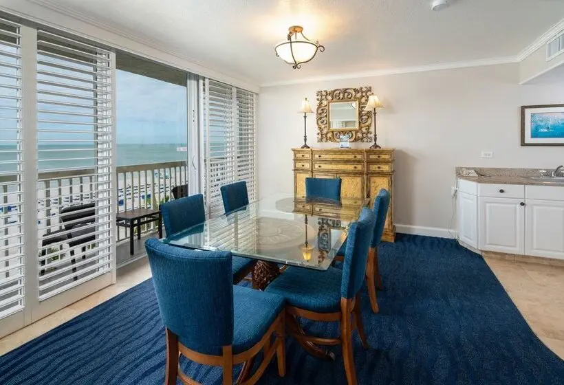 リゾートホテル Island Grand at Tradewinds