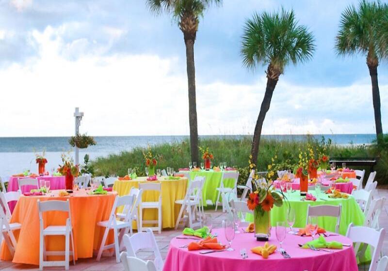 Курорт Island Grand At Tradewinds