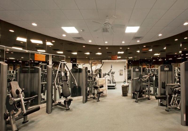 Курорт Island Grand At Tradewinds