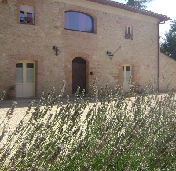 ホテル Agriturismo La Segolina