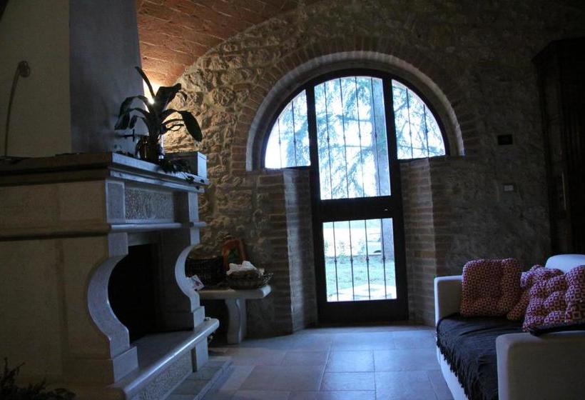 ホテル Agriturismo La Segolina