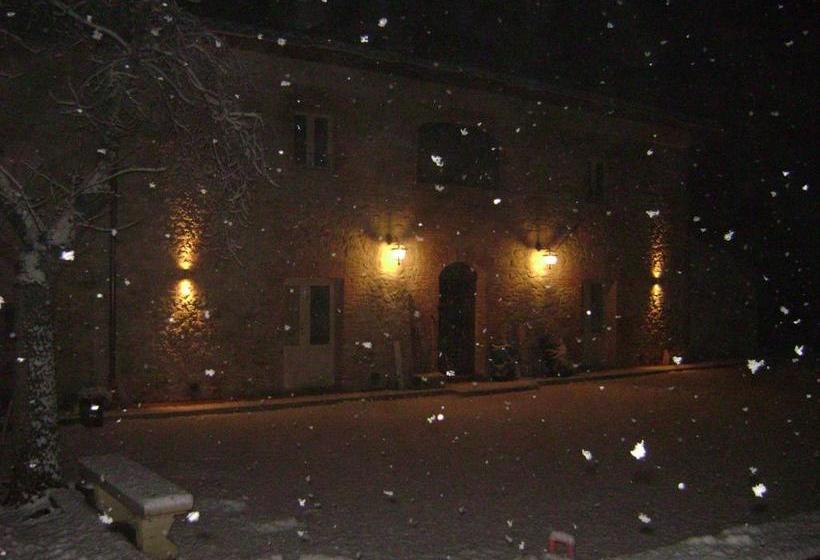 ホテル Agriturismo La Segolina