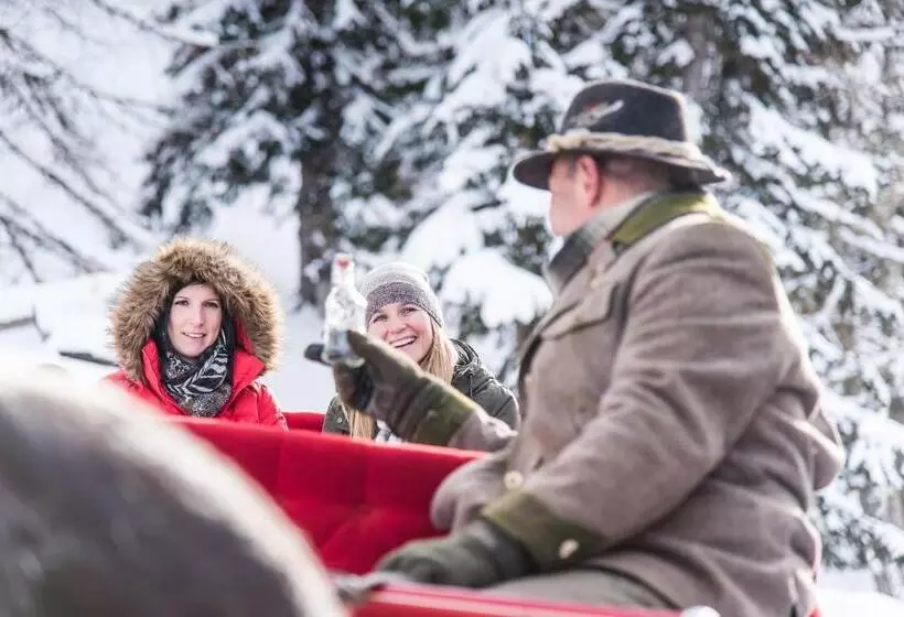 هتل Basekamp Mountain Budget