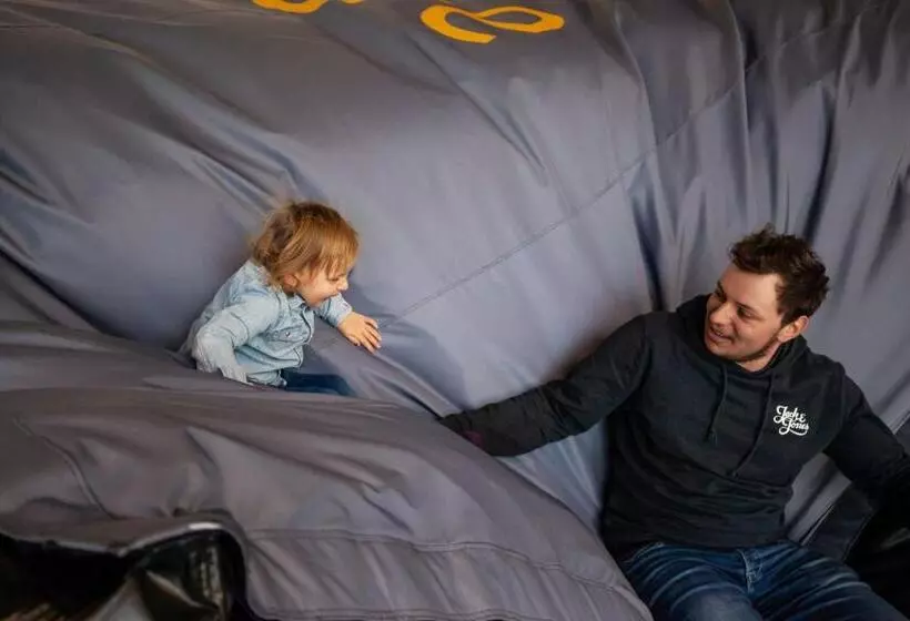 هتل Basekamp Mountain Budget