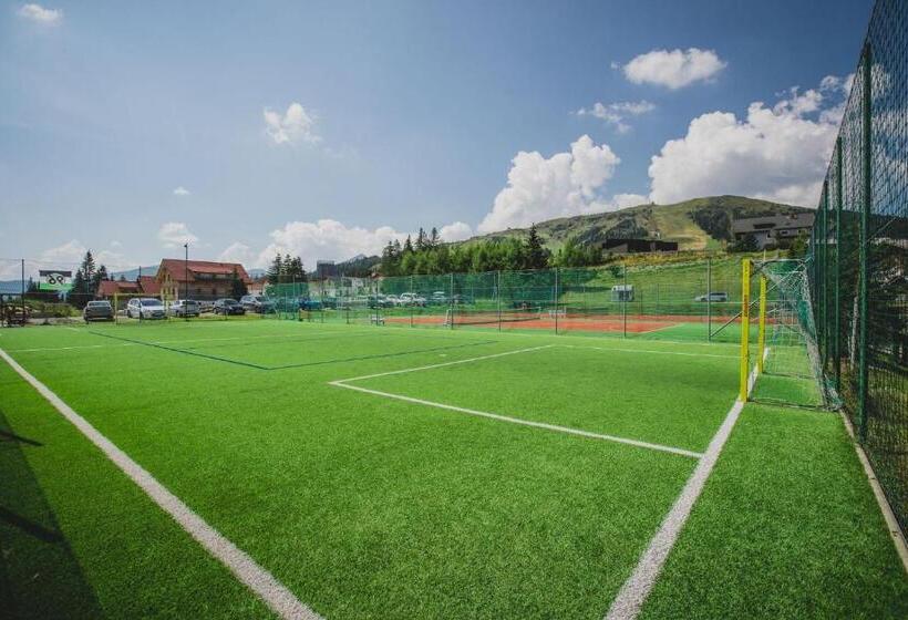 Отель Basekamp Mountain Budget