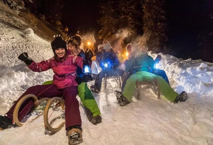 هتل Basekamp Mountain Budget