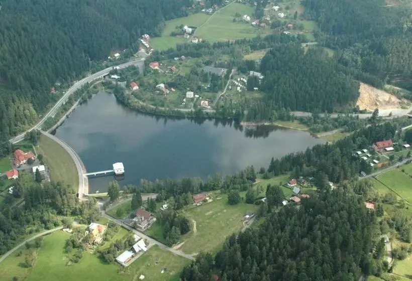 Majatalo Penzion Silverado