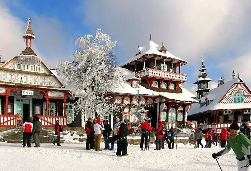 Majatalo Penzion Silverado