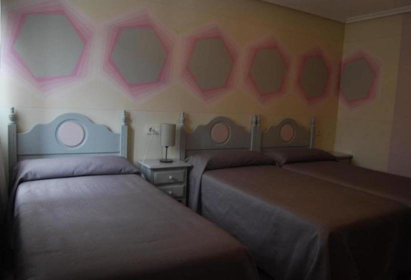 پانسیون Playa De Candás