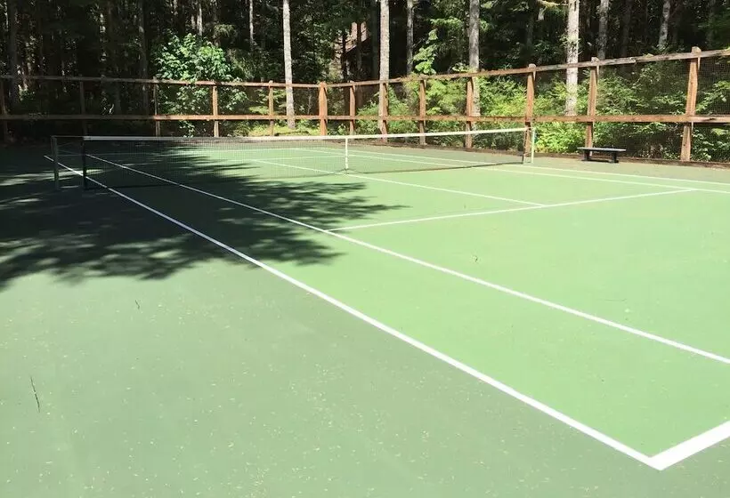 59sw   Fireplace   Dishwasher   Washer/dryer   Sleeps 6