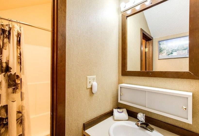 59sw   Fireplace   Dishwasher   Washer/dryer   Sleeps 6