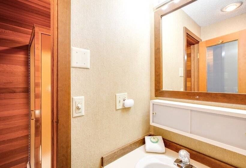 59sw   Fireplace   Dishwasher   Washer/dryer   Sleeps 6