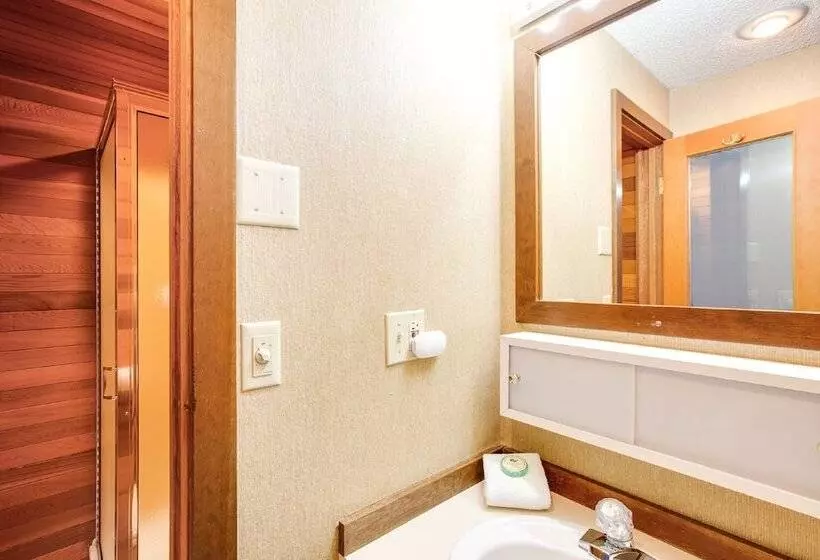 59sw   Fireplace   Dishwasher   Washer/dryer   Sleeps 6