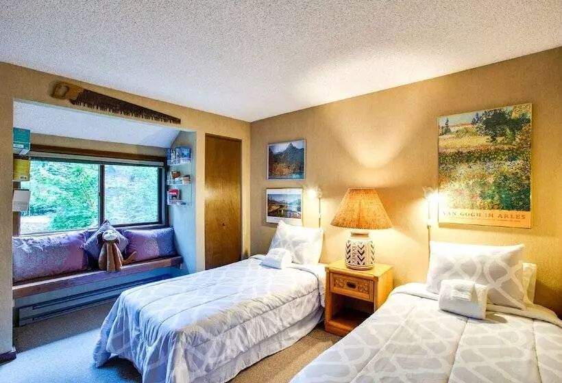 59sw   Fireplace   Dishwasher   Washer/dryer   Sleeps 6