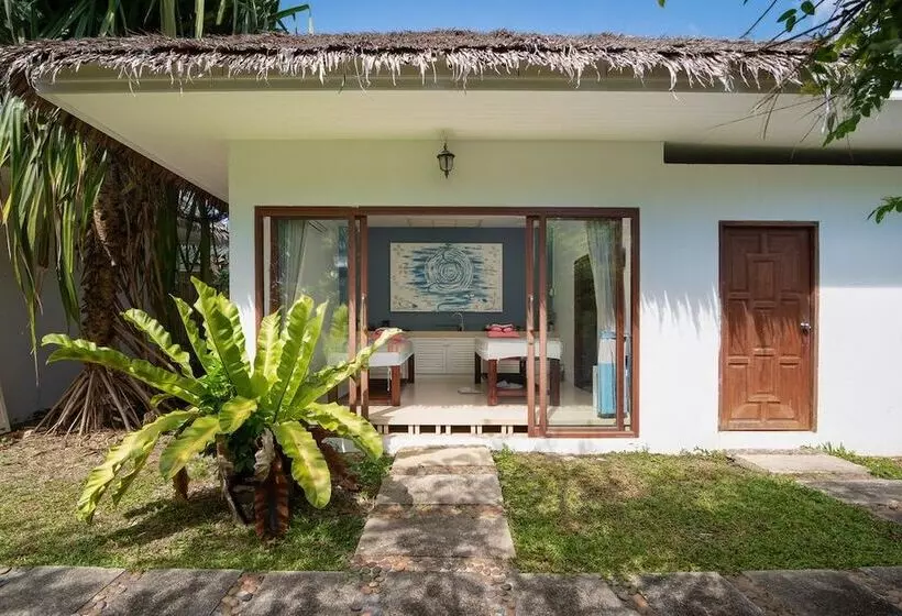 Baan Banburee