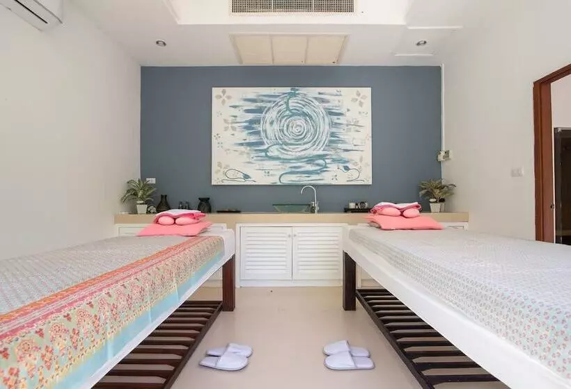 Baan Banburee