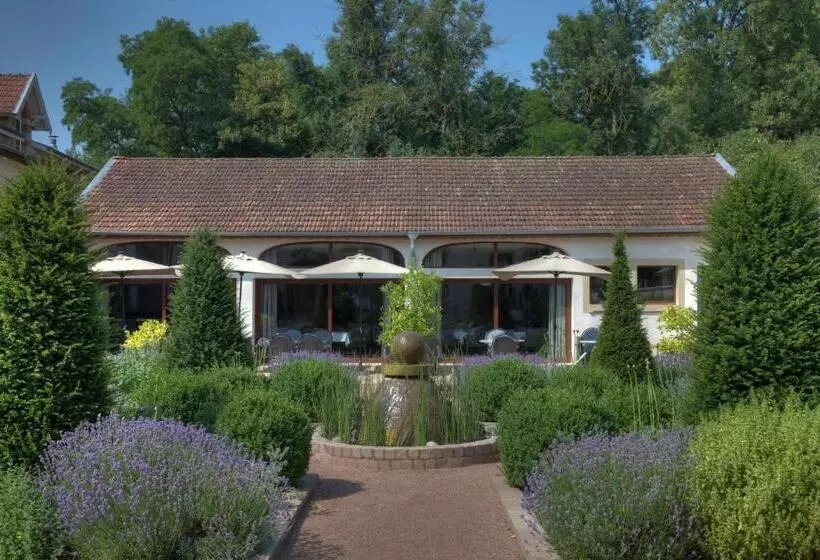 ホテル Château D'adomenil